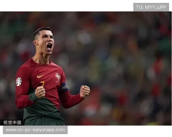 C罗以私厨身份为球员做饭，团队气氛更融洽