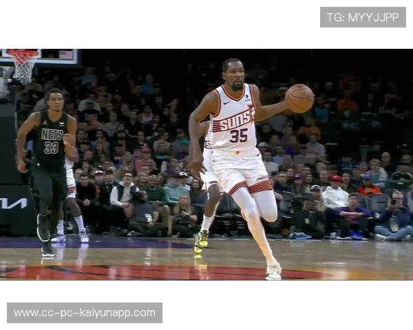 快船乔治反击长驱直入轻松挑篮：场上速度与信念的完美交响